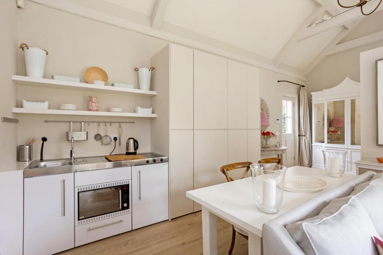 The Annexe - Beautiful Apartment With Garden Close To Heathrow And Windsor Staines-upon-Thames Zewnętrze zdjęcie